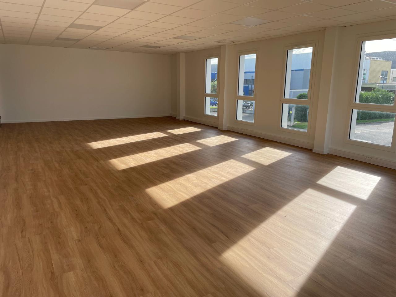Local d'activité Genay 329m² Location local d'activité Genay Rhône OLACT2314251 1